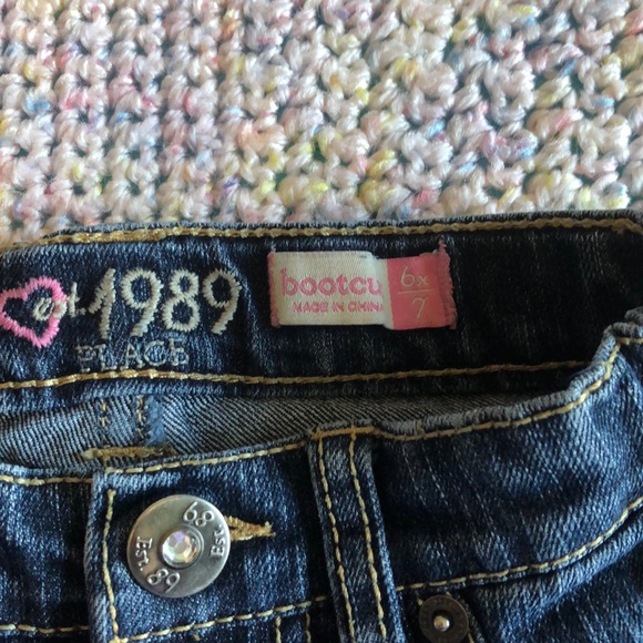 Children’s Place Girls 6x/7 boot cut jeans. - Picture 3 of 4
